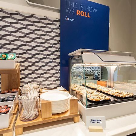 Holiday Inn Express - Blair By Ihg Esterno foto