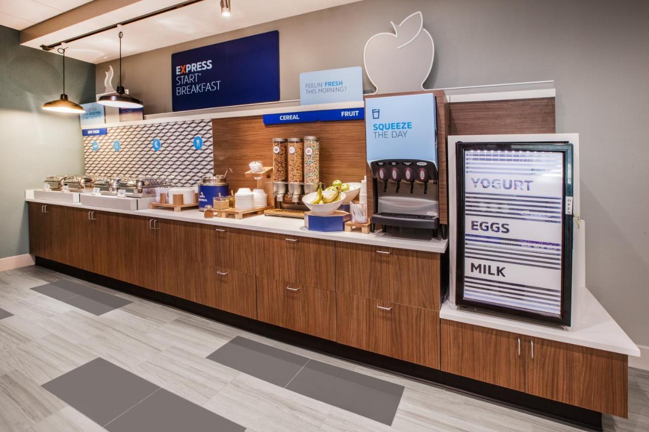 Holiday Inn Express - Blair By Ihg Esterno foto