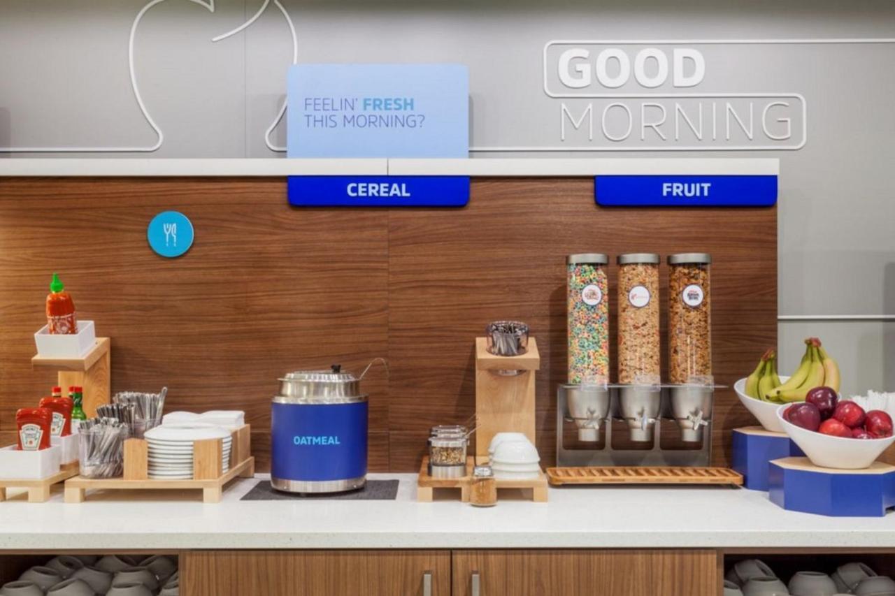 Holiday Inn Express - Blair By Ihg Esterno foto